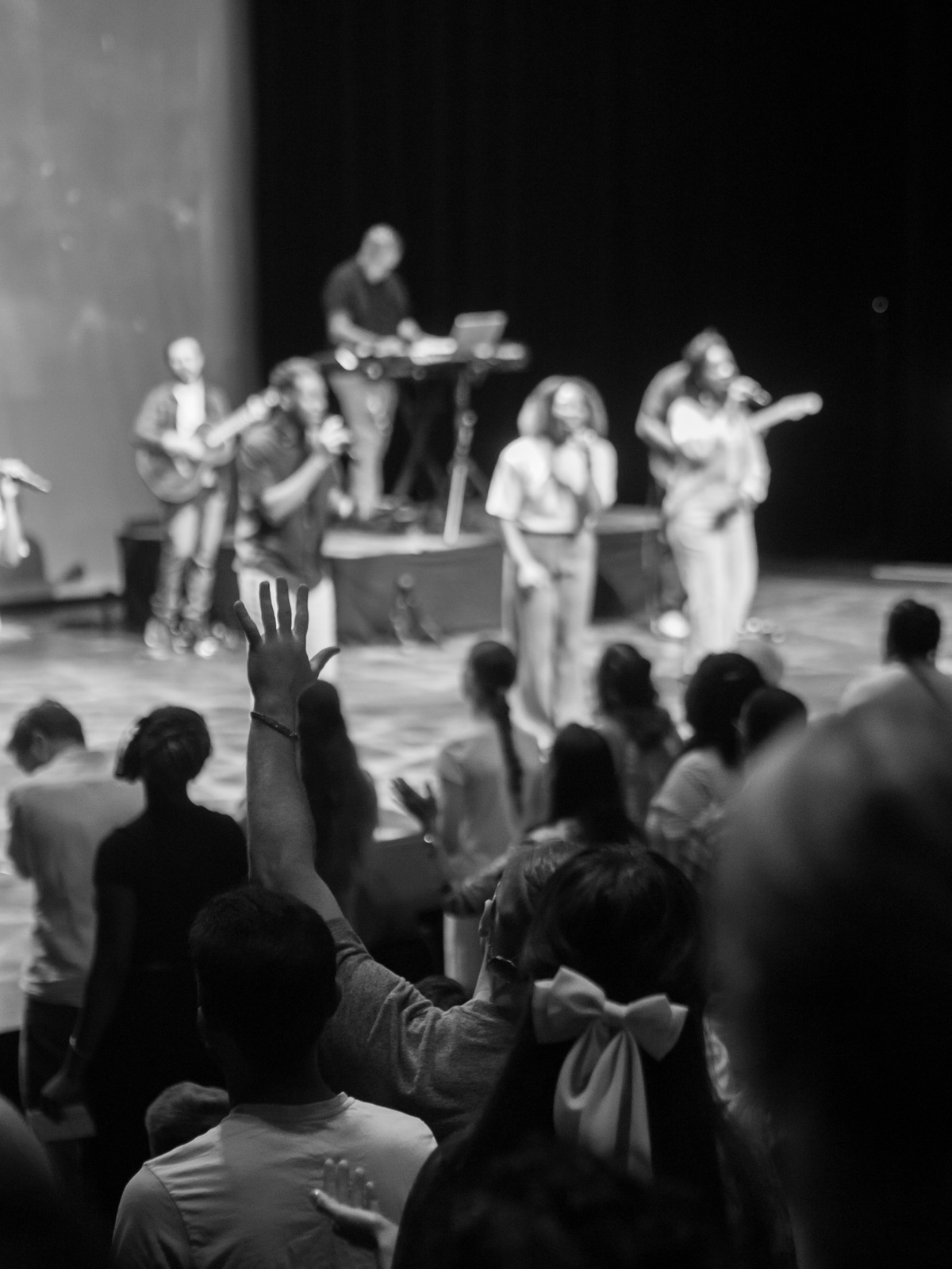 Un temps de louange à Hillsong Paris