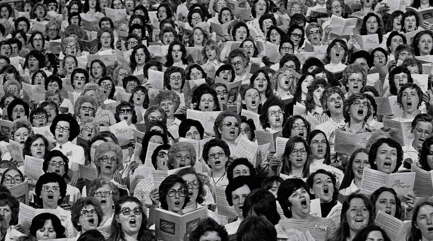 Image of a crowd