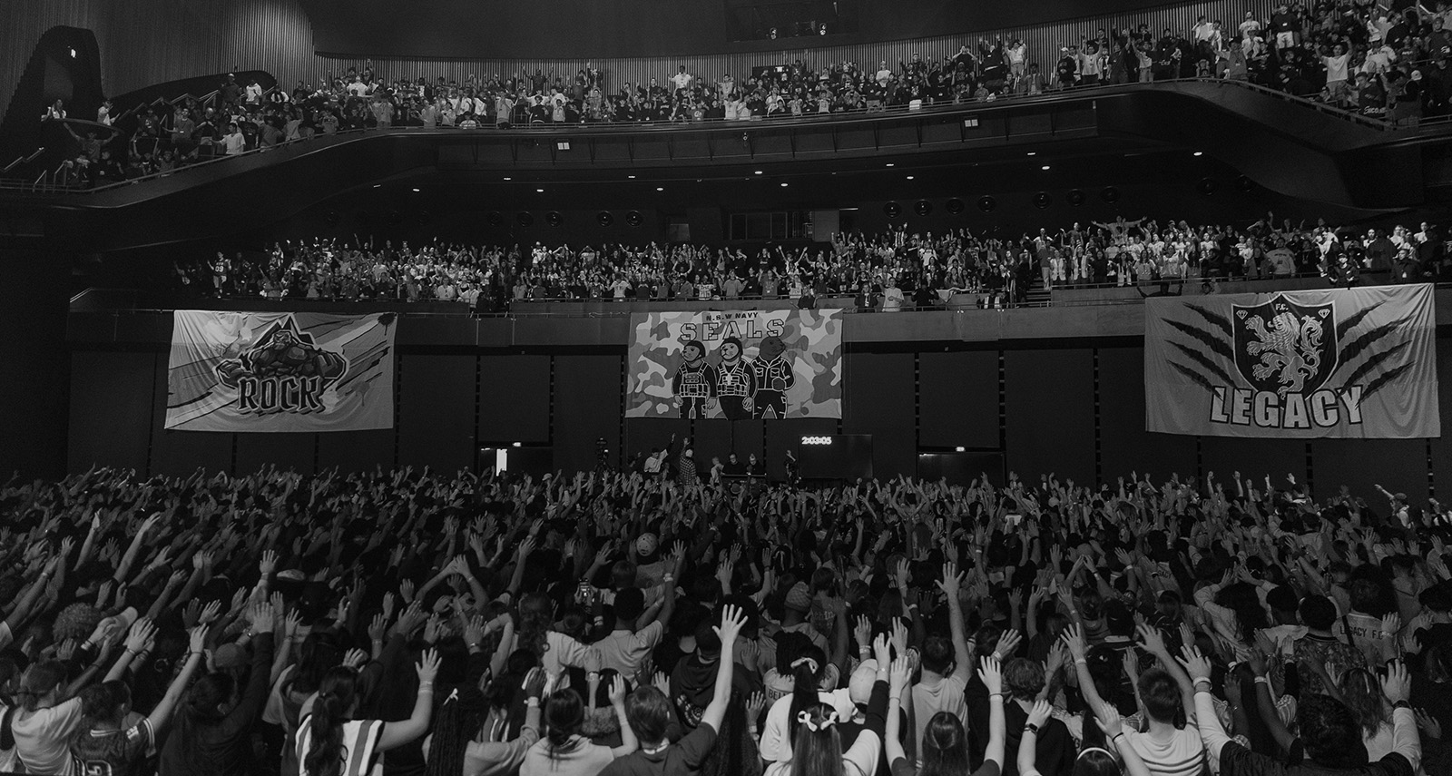 Image of a crowd