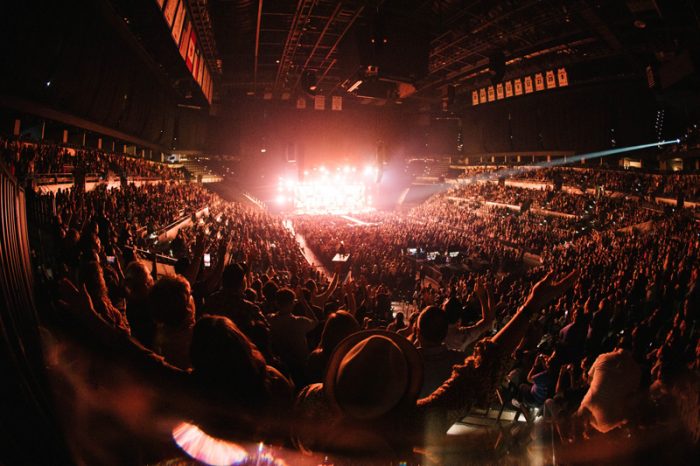 hillsong united tour uk